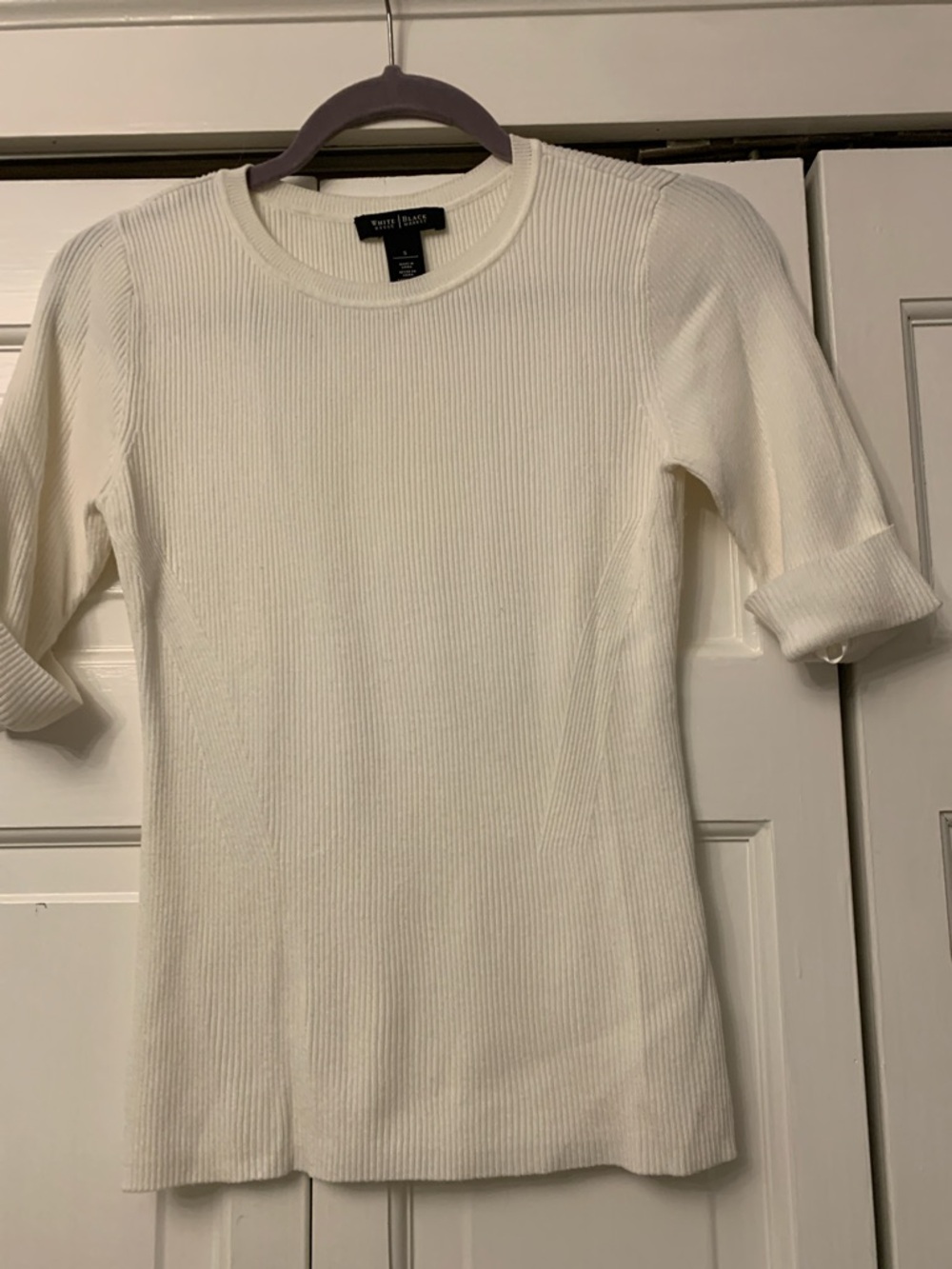 White House Black Market Cream Ribbed top. 3/4 cuffed sleeve. Crew neck